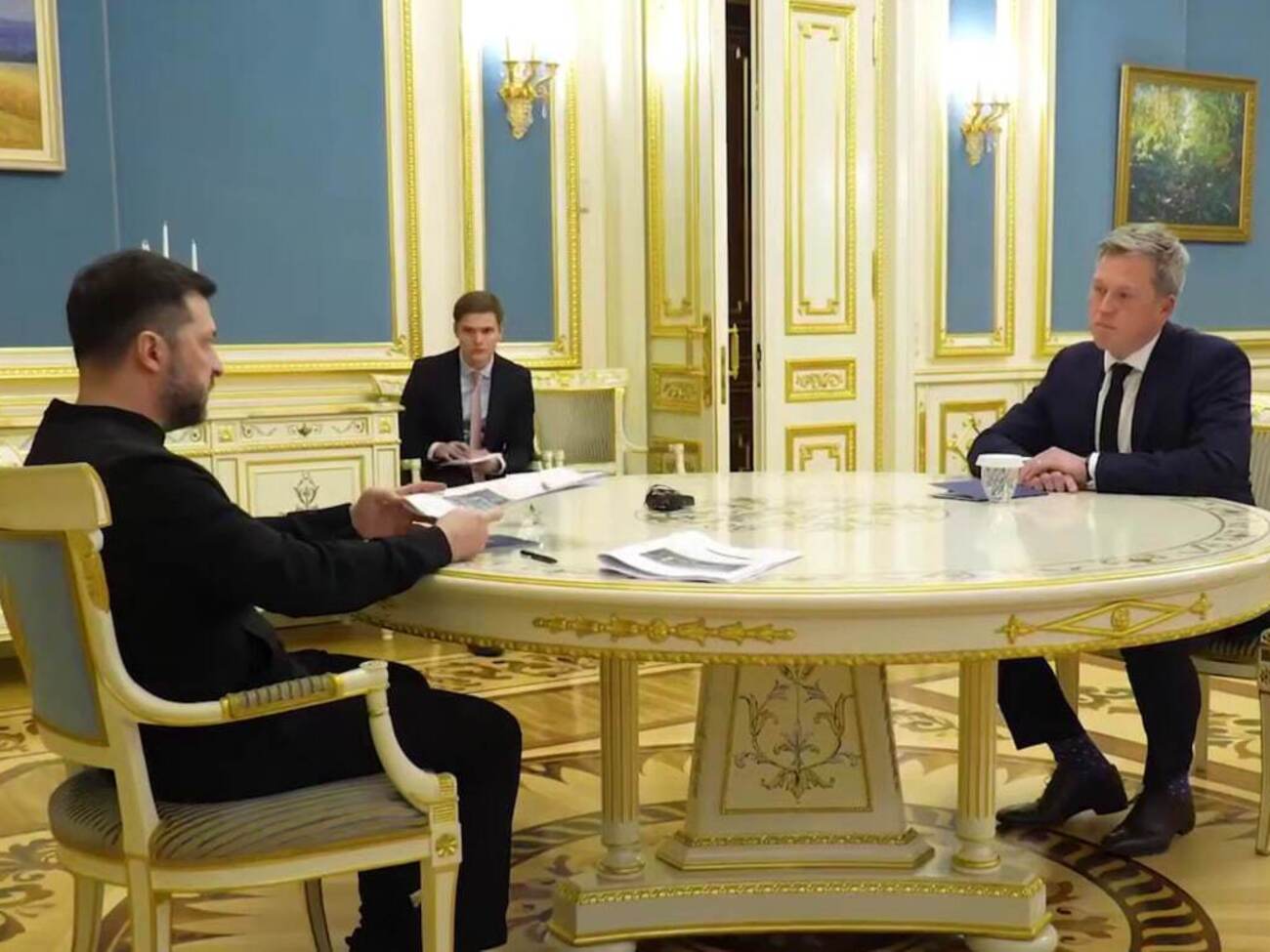 Зеленский обсудил мирный план с министром армии США Дрисколлом