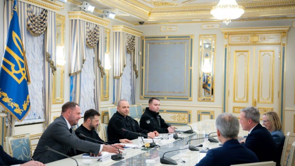 Команды Украины и США будут работать над пунктами плана для окончания войны, рассказал после встречи с Дрисколлом Зеленский