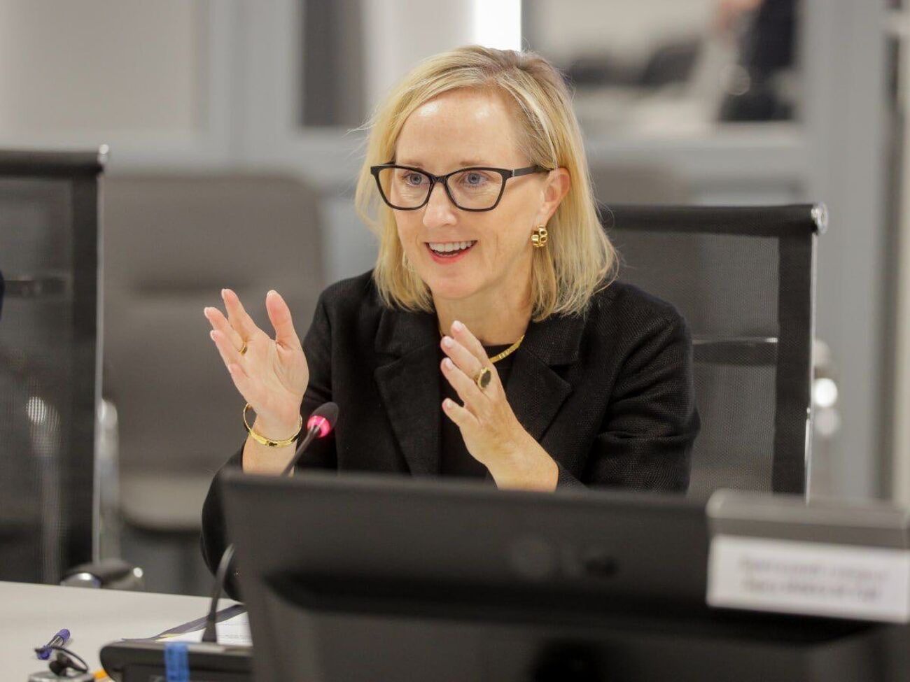 Трамп неоднократно отмечал желание положить конец бессмысленным жертвам в войне между РФ и Украиной, сказала Дэвис