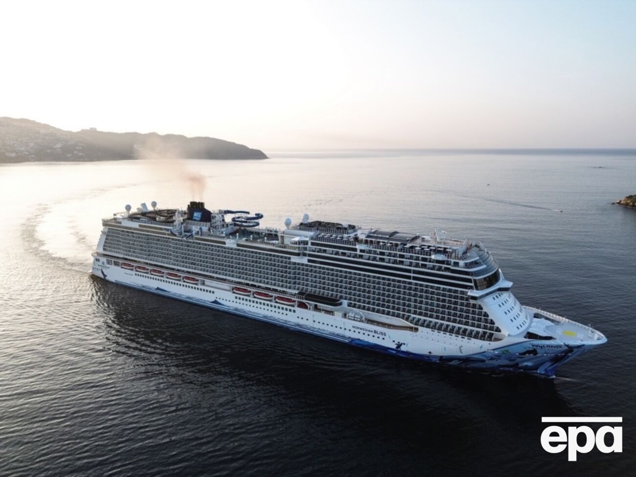 Astoria Grande уперше не пустили в порт Стамбула