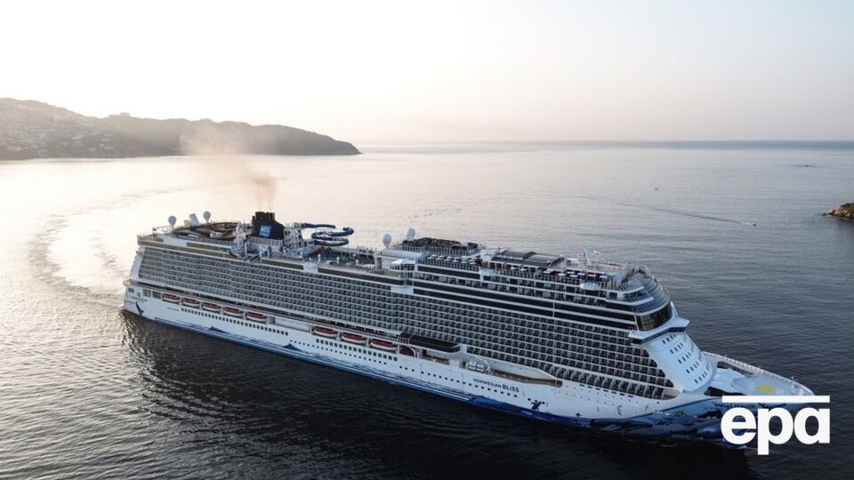 Astoria Grande уперше не пустили в порт Стамбула