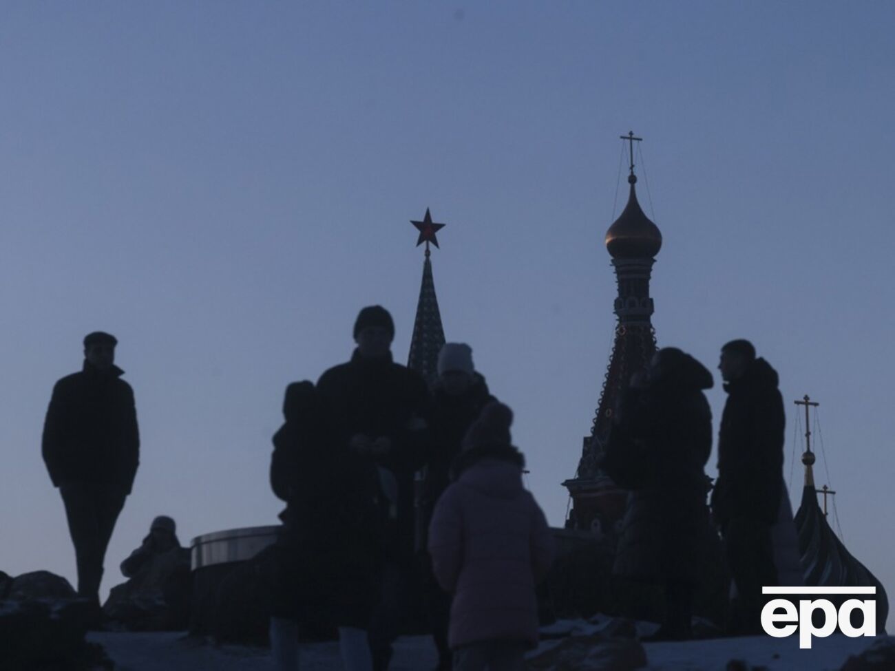 Цивільні й соцвидатки бюджету РФ витісняють "гігантськими видатками" на армію й силові структури, зазначили ЗМІ