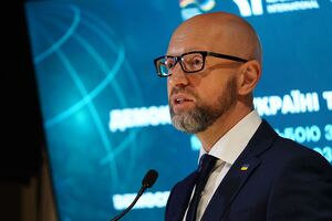 Далекобійні ракети – єдиний спосіб уникнути "заморожування" України, вважає Яценюк