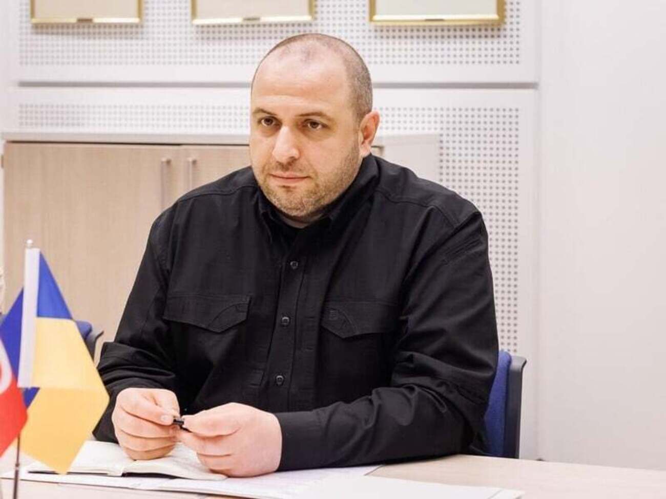 За словами Умєрова, під час відрядження до Сполучених Штатів його завдання було технічним