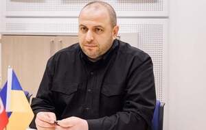 За словами Умєрова, під час відрядження до Сполучених Штатів його завдання було технічним