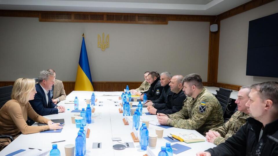 Умеров: Продолжили консультации, которые начались вчера на уровне президента Украины