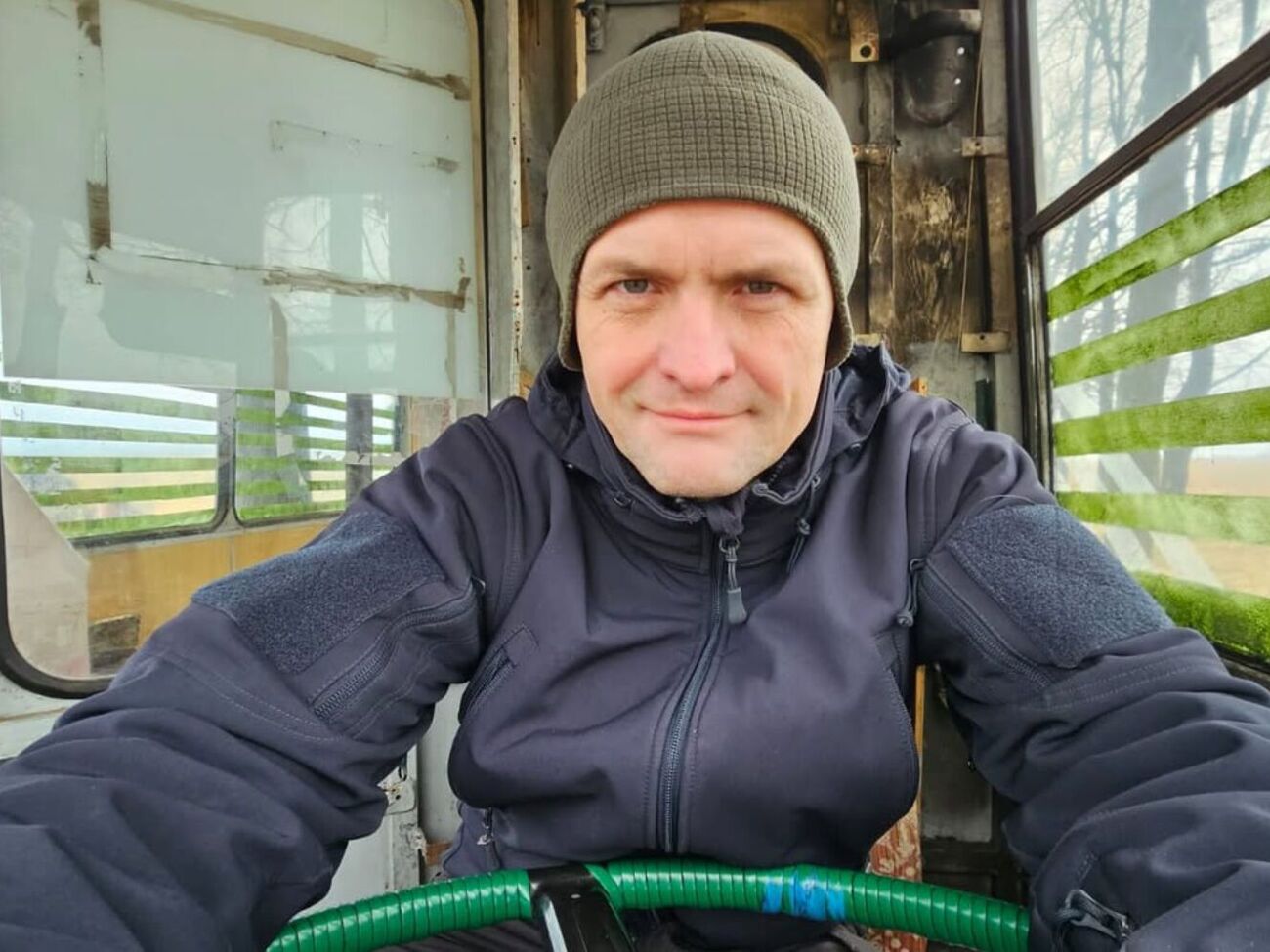 Будемо чесні. Армія поки не стала територією гідності