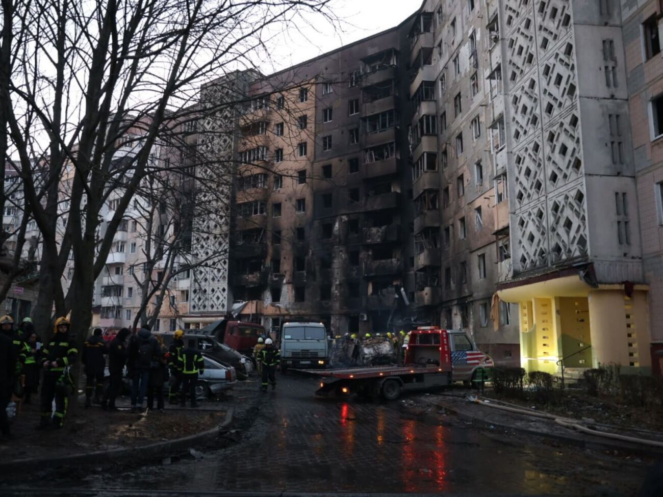 Мужчину, который помогал спасать людей из многоэтажки на улице 15 Апреля, хотят наградить