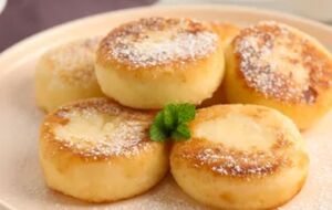 На 300 г творога нужно взять 1 ст. л. манки