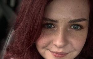 Як парамедикиня з позивним Пташка Поліщук стала відомою навесні 2022 року, коли в соцмережах з'явилося відео з її участю, зняте у підвалах "Азовсталі"