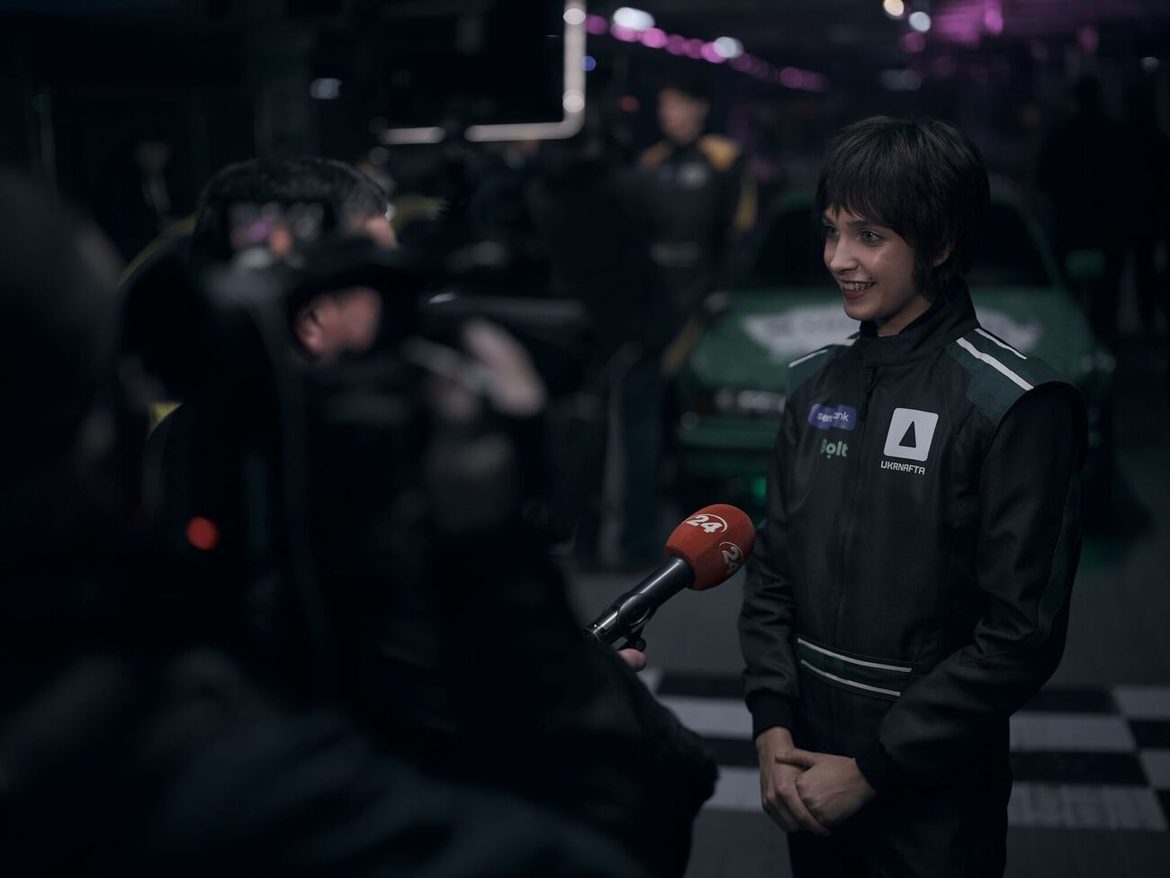 Режисер стрічки зазначив, що прагнув зняти кіно про часи, коли молодість перебуває під тиском війни