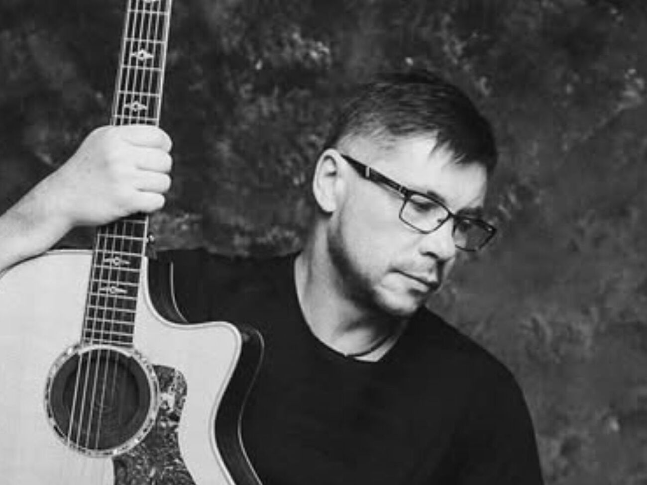 Почти год назад у певца остановилось сердце прямо во время концерта