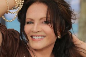 Ротару имеет двух братьев и трех сестер