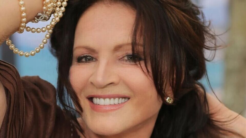 Ротару имеет двух братьев и трех сестер