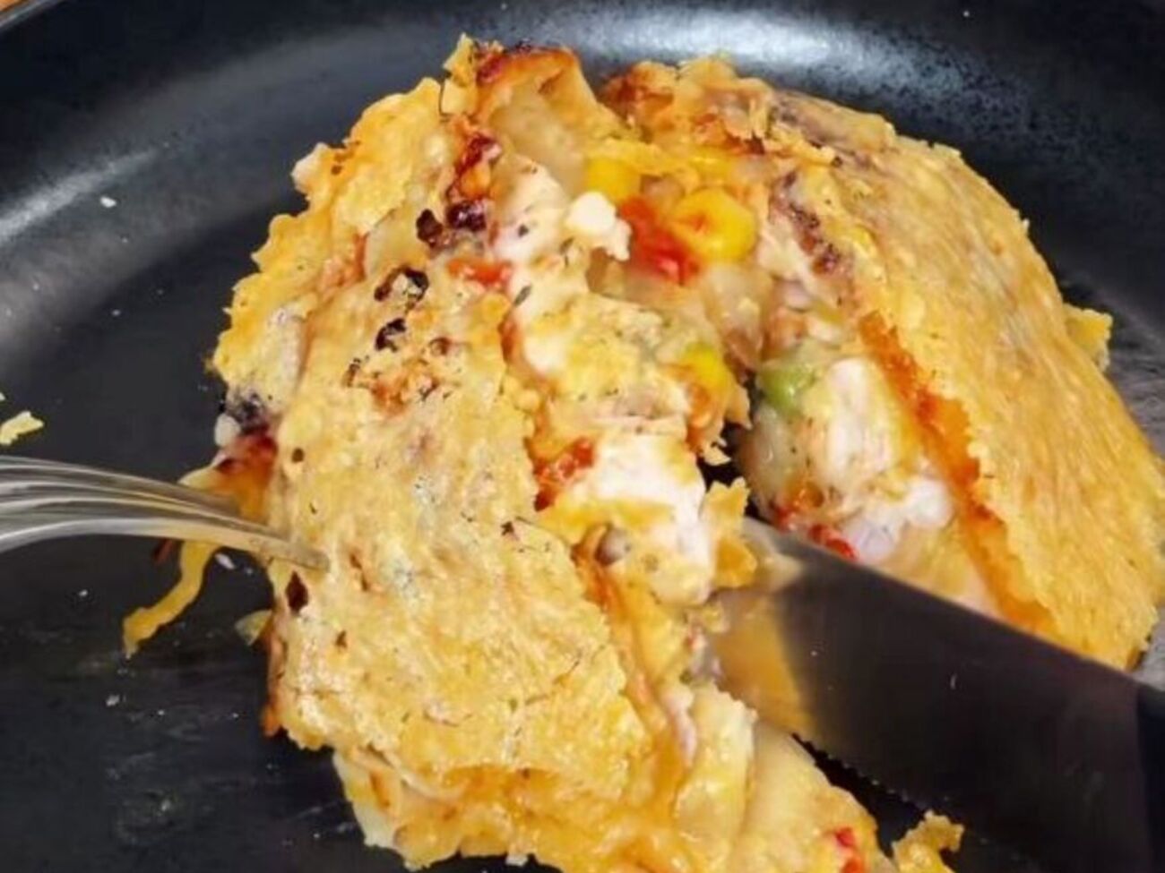 Для блюда понадобятся два куриных филе