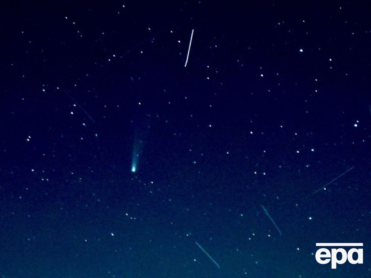 Результат показал, что Солнечная система движется со скоростью примерно 827 тыс. миль в час по отношению к космическому микроволновому фону