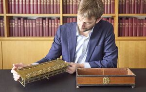 Продажа калькулятора была отложена до решения Парижского административного суда о его экспорте