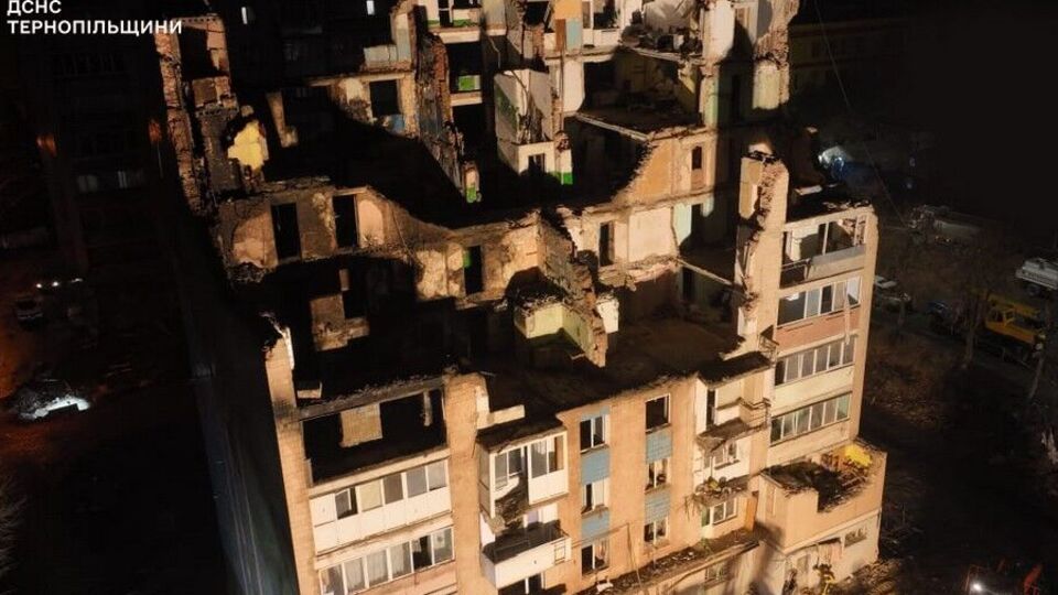 Унаслідок ракетного удару РФ найбільше було пошкоджено будинок на вулиці Стуса в Тернополі