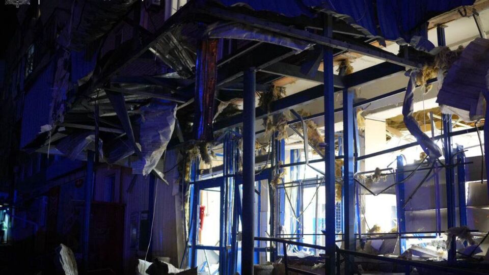 Унаслідок атаки постраждало двоє чоловіків і три жінки, одна з них – у важкому стані