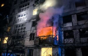 У Дніпрі через російську повітряну атаку загорілися балкони в дев'ятиповерхівці, розповіли в ОВА