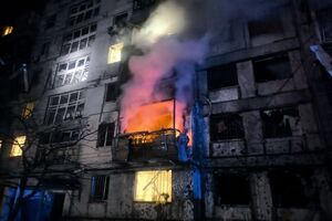 У Дніпрі через російську повітряну атаку загорілися балкони в дев'ятиповерхівці, розповіли в ОВА