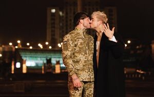 Летом 2021 года певец совершил каминг-аут, заявив о своей бисексуальности