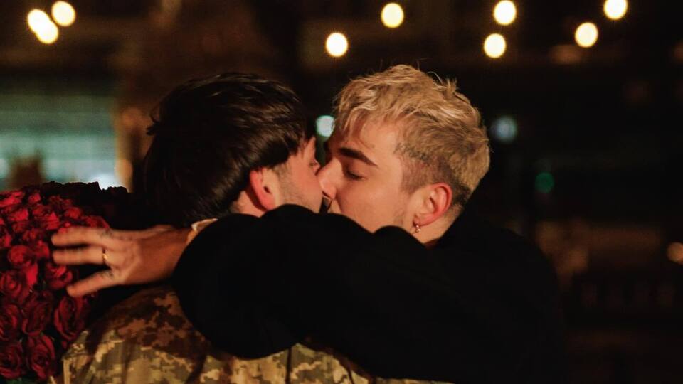 Ранее Melovin находился в отношениях с другим мужчиной