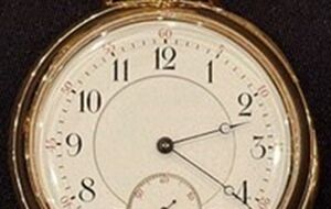 Часы Jules Jurgensen изготовлены из 18-каратного золота