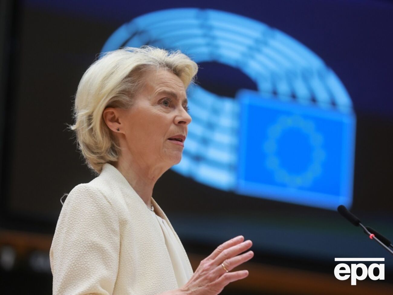 Украина должна "иметь свободу и суверенное право" выбирать свою судьбу, отметила фон дер Ляйен