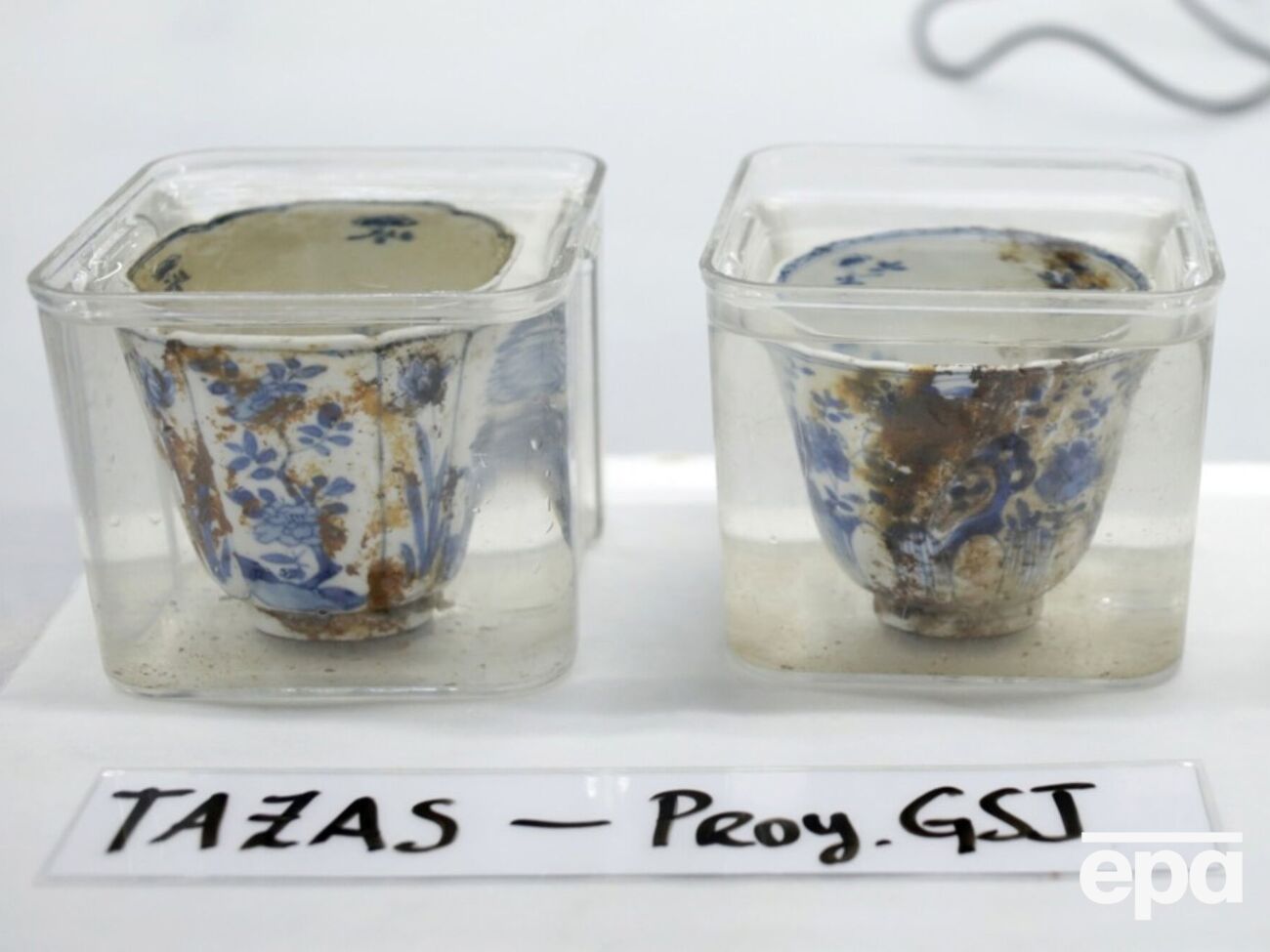 Среди найденного – золотые и бронзовые монеты, фарфоровые чашки и корабельная пушка