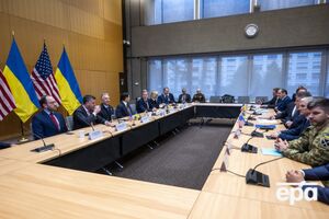 За словами співрозмовника, українці погодилися опублікувати позитивну заяву одного з переговорників, щоб "розрядити атмосферу"