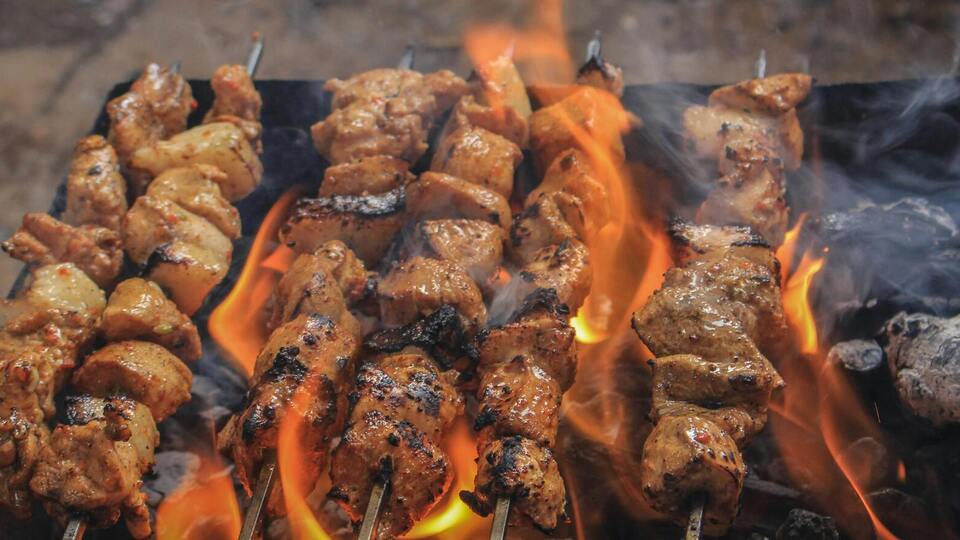 Для шашлику візьміть 1 кг свинячого ошийка