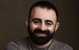 За словами Арзуманяна, у лікарні він відновлюється після травми