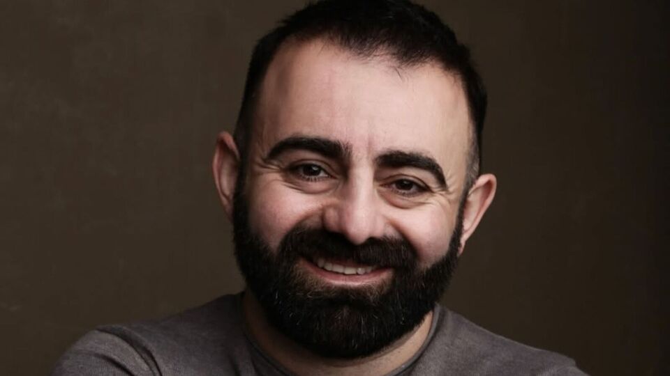 За словами Арзуманяна, у лікарні він відновлюється після травми