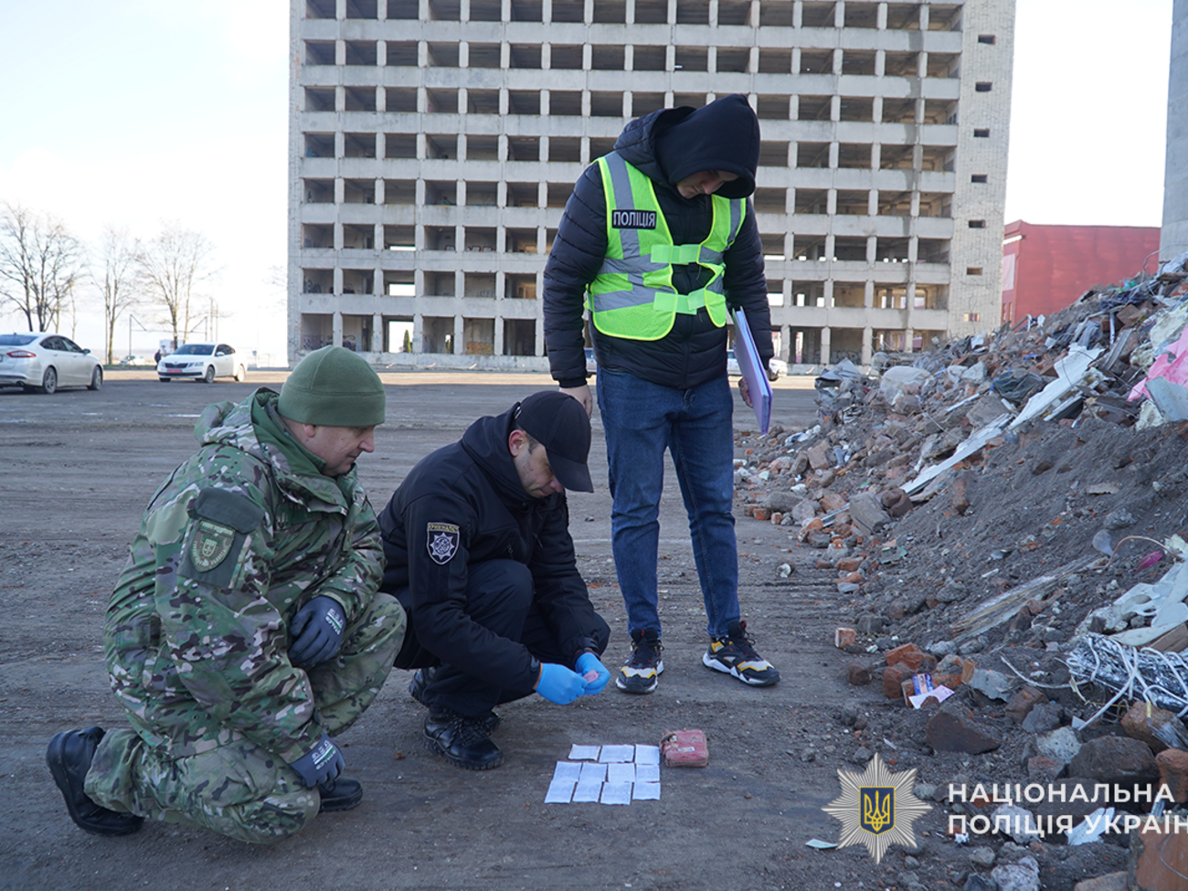 Спеціалісти й далі досліджують уламки