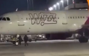 Поліція затримала двох чоловіків віком 28 і 47 років за порушення закону про авіаційну безпеку