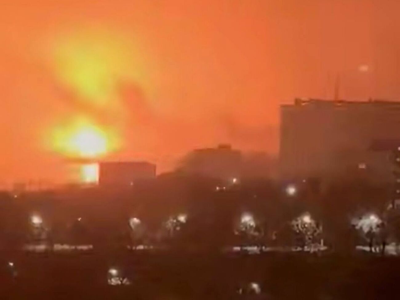 Astra зазначало, що, з огляду на аналіз одного з фото очевидців, займання виникло просто на злітно-посадковій смузі