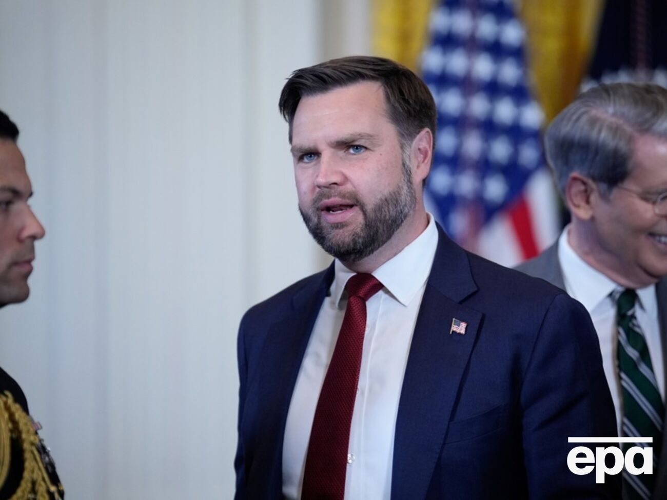 За словами Венса, частину американських політиків, зокрема республіканців, турбують не внутрішні проблеми