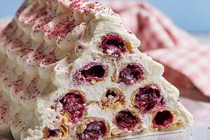 Торт має постояти в холодильнику ніч