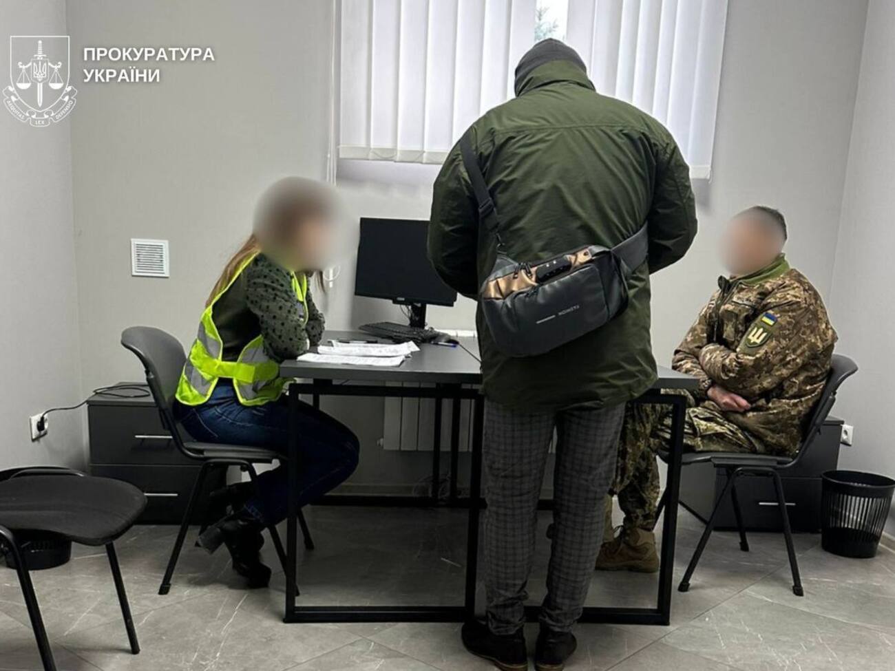 Мужчину из Житомирского района подозревают в систематическом совершении сексуального насилия над несовершеннолетними племянницами жены