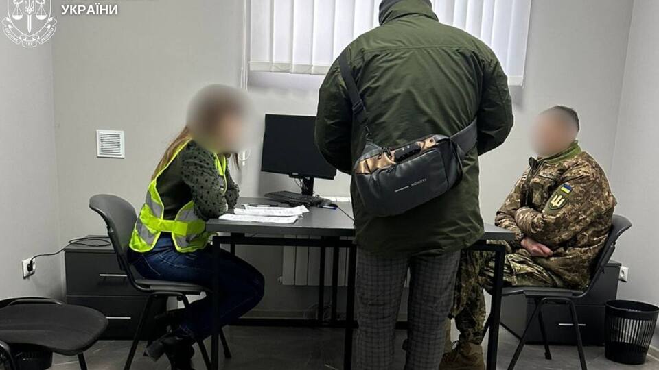 Мужчину из Житомирского района подозревают в систематическом совершении сексуального насилия над несовершеннолетними племянницами жены