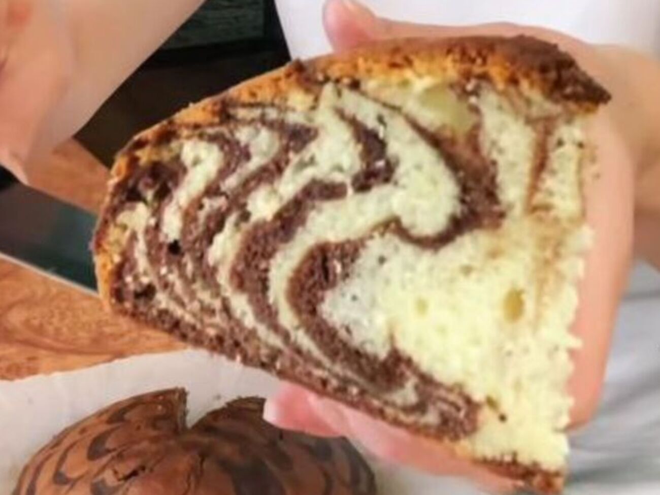 Для частини тіста знадобиться 1 ст. л. какао