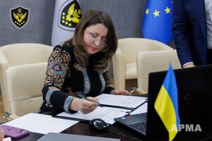 Физический контроль над зданием Захарченко АРМА не устанавливало, сообщила Максименко