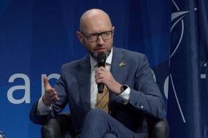 Яценюк: Вільний світ має всі потрібні ресурси для тиску на Росію й Китай