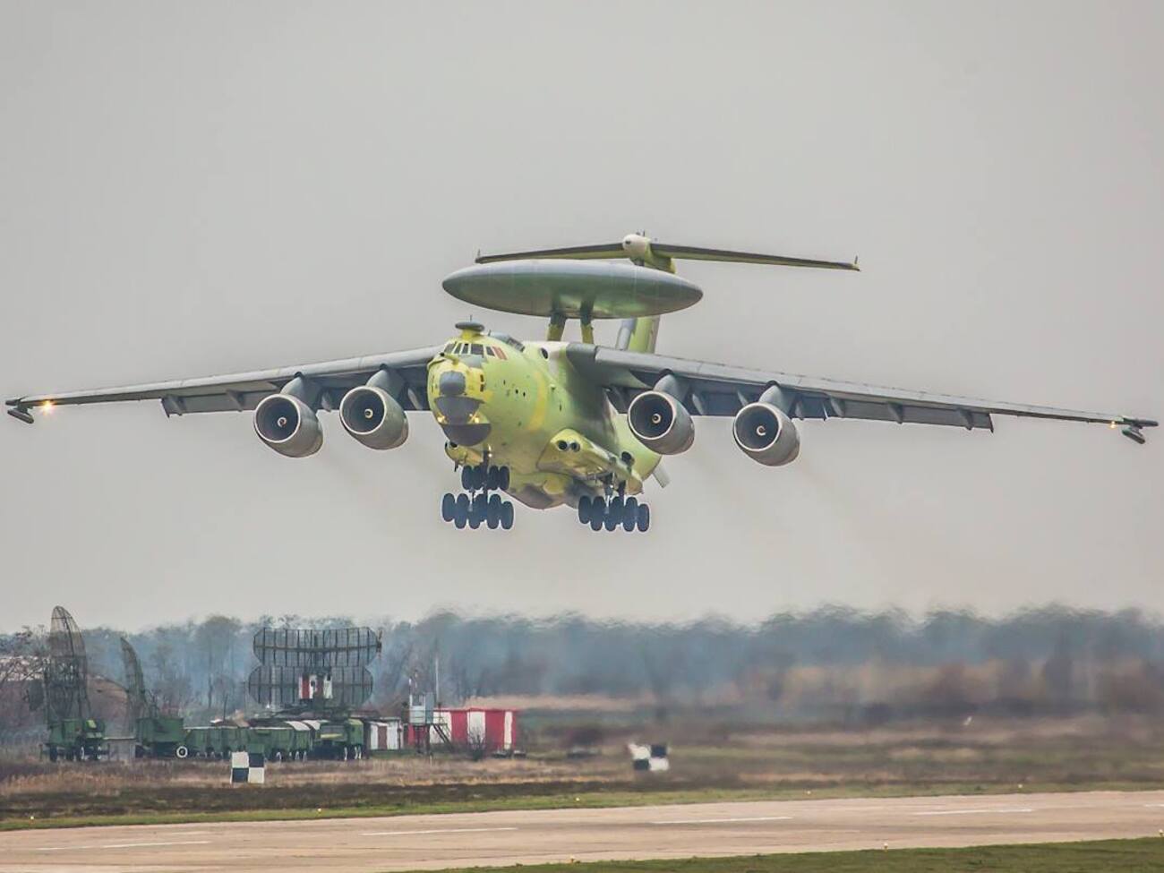 А-60 і А-100ЛЛ тривалий час були на стоянці авіаремонтного заводу ТАНТК імені Берієва, який атакували українські БПЛА