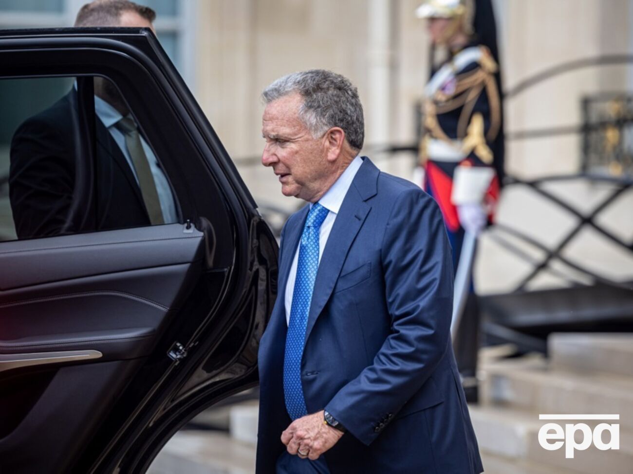 Виткофф сказал Ушакову, что Зеленский приезжает в Белый дом, следует из опубликованной Bloomberg стенограммы их разговора