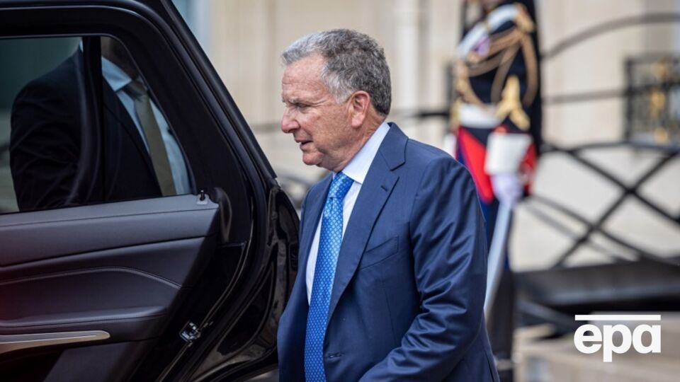 Виткофф сказал Ушакову, что Зеленский приезжает в Белый дом, следует из опубликованной Bloomberg стенограммы их разговора