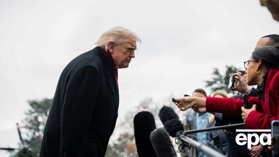 На вопрос о том, волнуется ли он, что "мирный план" слишком пророссийский, глава Белого дома ответил, что нет