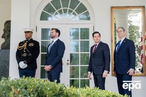 Венса и Рубио считают политическими соперниками – обоих называют вероятными кандидатами в президенты на предстоящих выборах