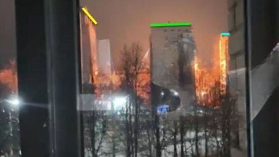 Согласно анализу СМИ видео, опубликованных в соцсетях, беспилотники попали в предприятие АО "ВНИИР-Прогресс"